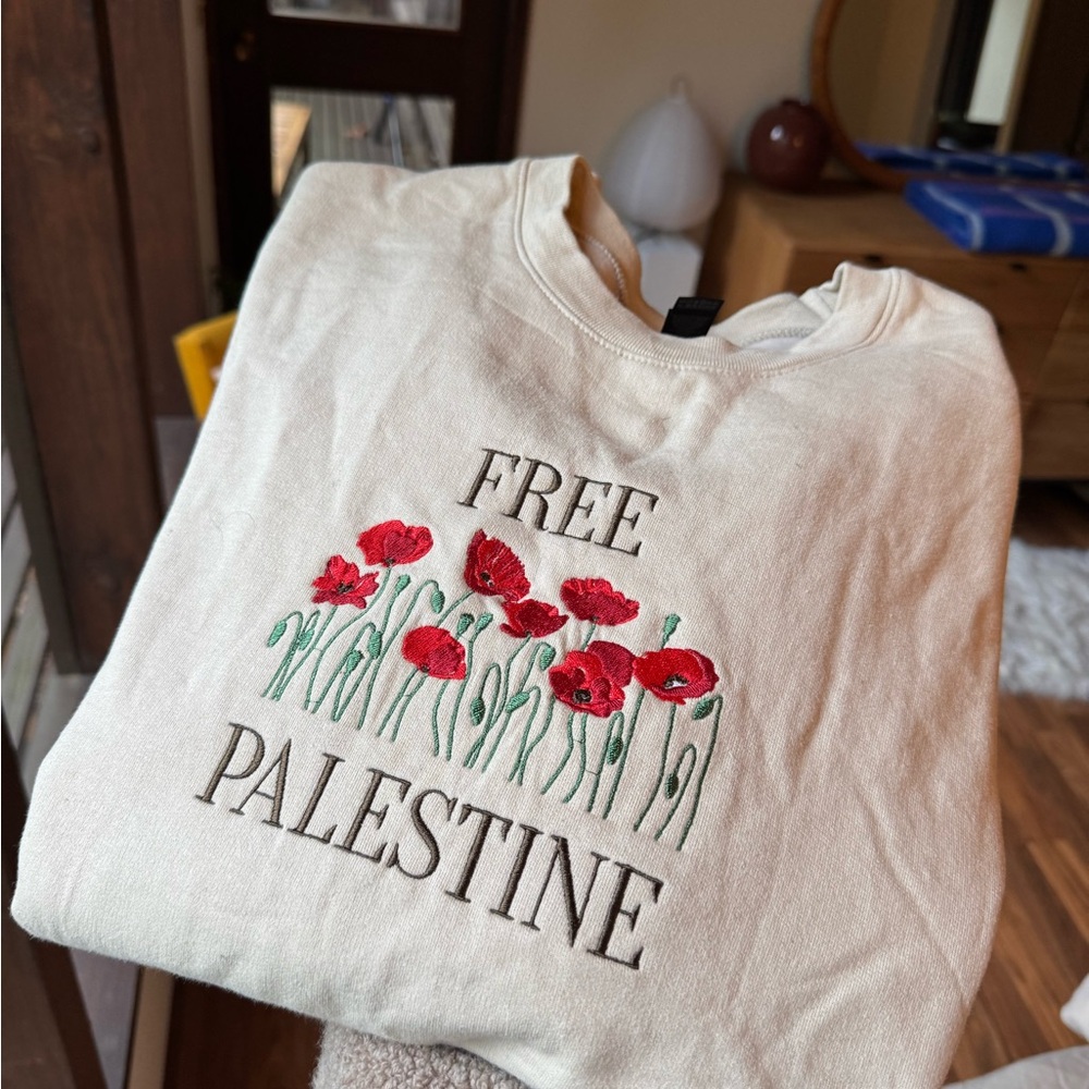 Free Palestine sweatshirt never worn